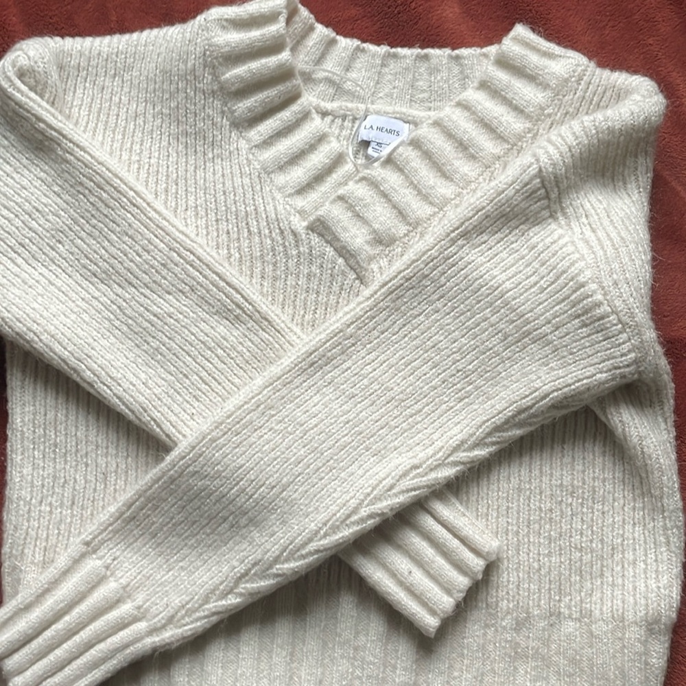 La hearts (pacsun) Sweater